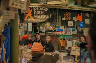 Seattle 2026: Space Needle, Pike Place Market & Nature Guide