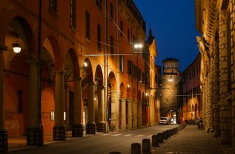Bologna 2026: The Culinary Capital and Porticoes Guide